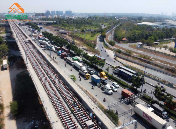 Phó Chủ tịch UBND TP đưa ra đề nghị đối với các đơn vị tiếp tục tập trung triển khai bồi thường, hỗ trợ, tái định cư của dự án với dự án metro số 2 (Bến Thành - Tham Lương)