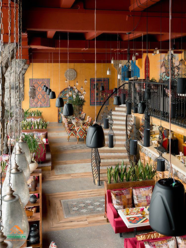 Tùy theo phong cách cũng như kiến trúc của quán cafe mà bạn nên chọn những vật dụng và nội thất phù hợp, mang lại sự hài hòa và thẩm mỹ cao.