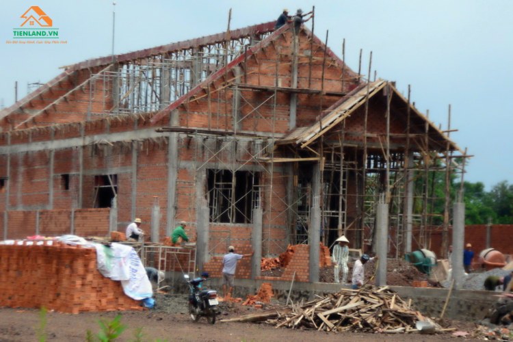 Việc xây nhà sẽ tốn thời gian và sức lực hơn những bạn sẽ đảm bảo được chất lượng