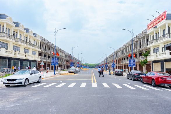 Hình ảnh thực tế dãy nhà phố Thăng Long Central City