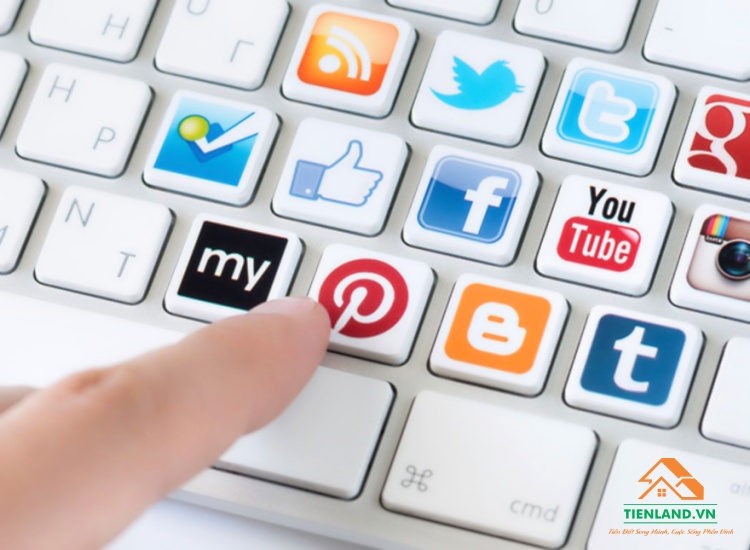 Có nhiều nguồn để bạn đăng tin như website, fanpage,...