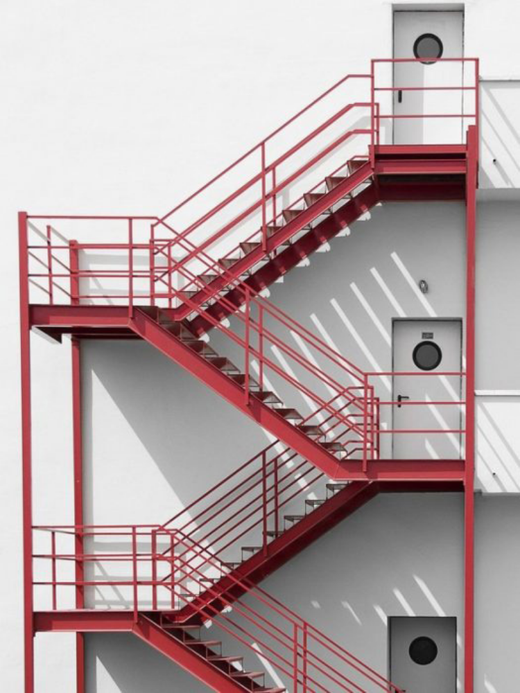 Cầu thang thoát hiểm có vai trò quan trọng trong mỗi công trình cao tầng